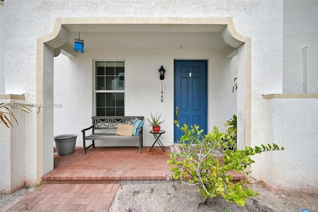 Building Photo - 11940 SW 25th Ct