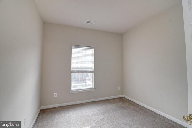 Building Photo - 9394 Penrose St
