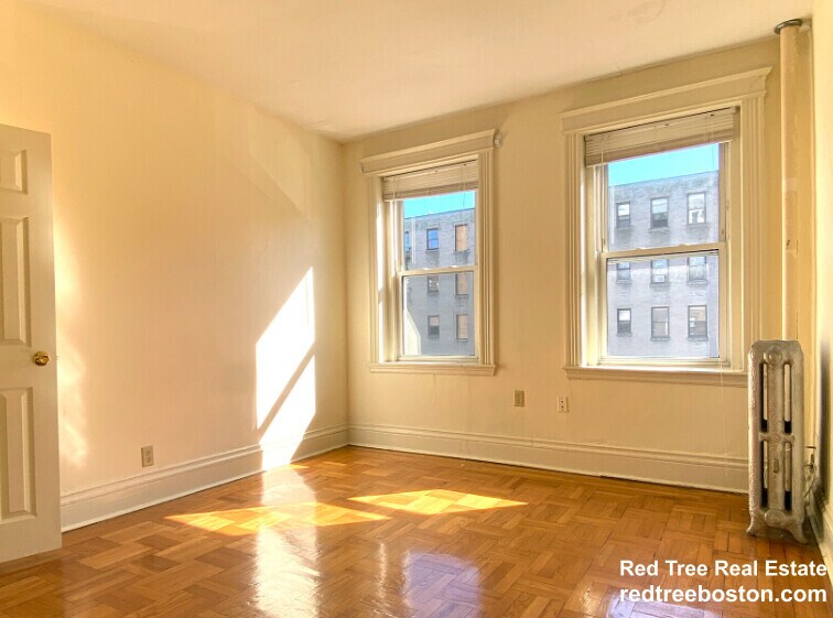 Building Photo - 35 Queensberry St