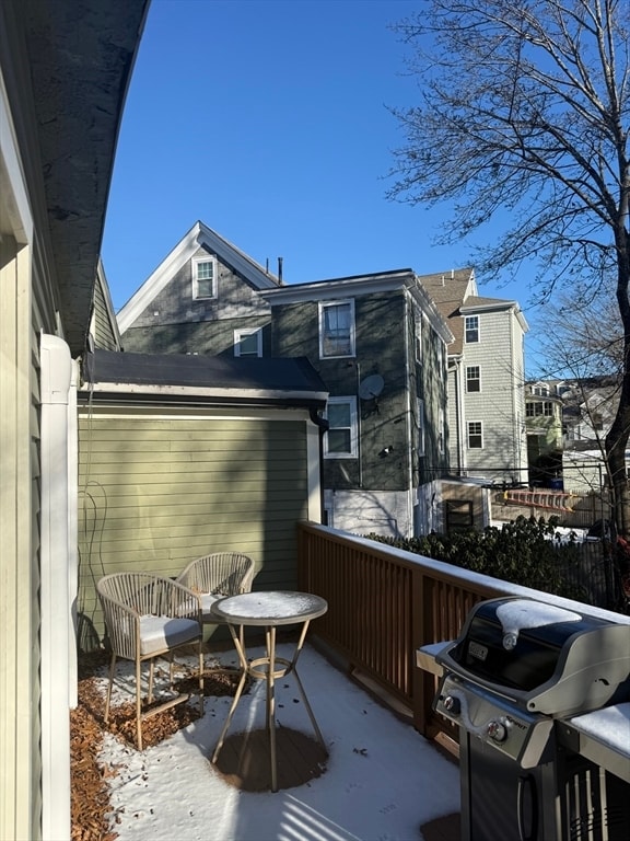 Building Photo - 6 School St