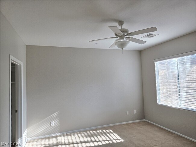 Building Photo - 6868 Sky Pointe Dr