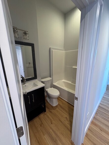 Guest Bathroom - 100 W Union St