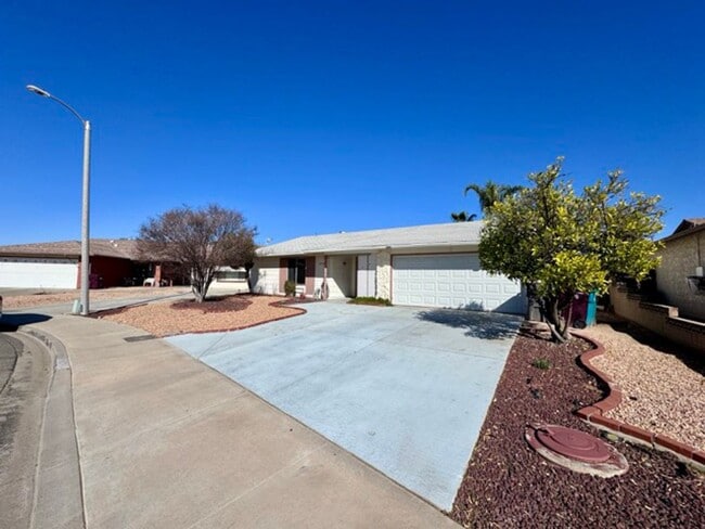 Building Photo - COMING SOON 55+ Community 2 bedroom 2 bathroom Home for Lease in Sun City