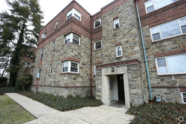 Building Photo - Woodside Court Apartments