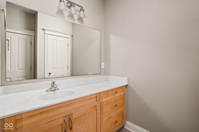 Building Photo - 1531 N College Ave