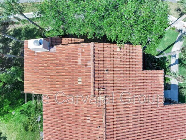 Building Photo - 2404 Gallery View Dr