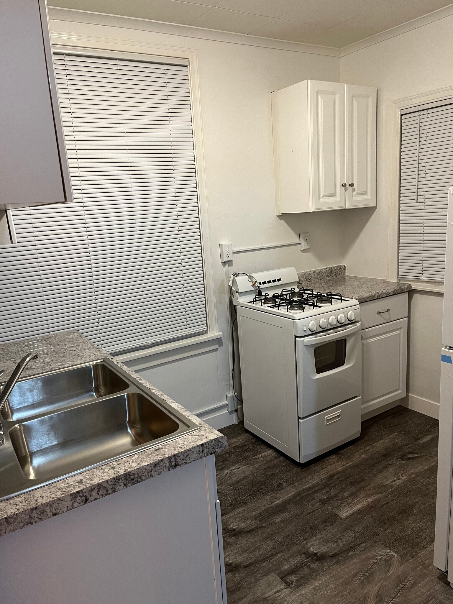 Building Photo - 719 3rd St SW