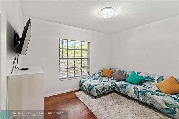 Building Photo - 2151 NE 68th St
