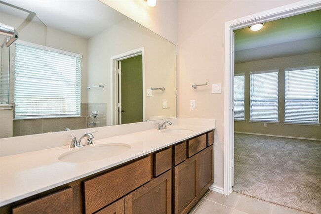 Building Photo - 231 Bright Vly Wy