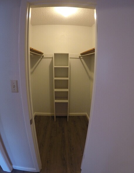 Walk-in closets in master bedroom - 1604 Timbercreek Rd