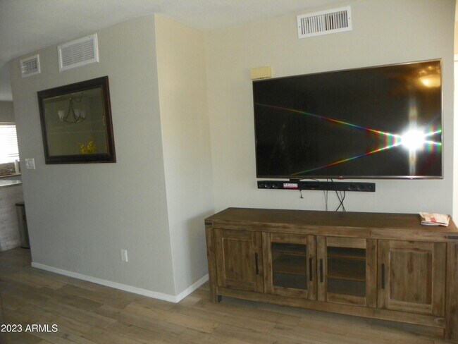 Building Photo - 4926 N 74th St