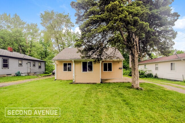 Primary Photo - 3636 N Dearborn St
