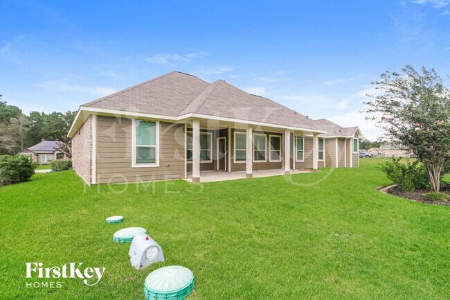 Building Photo - 16033 Deer Pines Dr