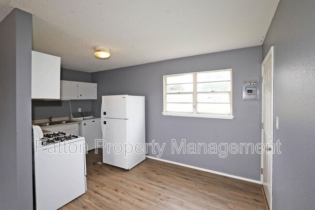 Building Photo - 3810 Mesa Verde Dr