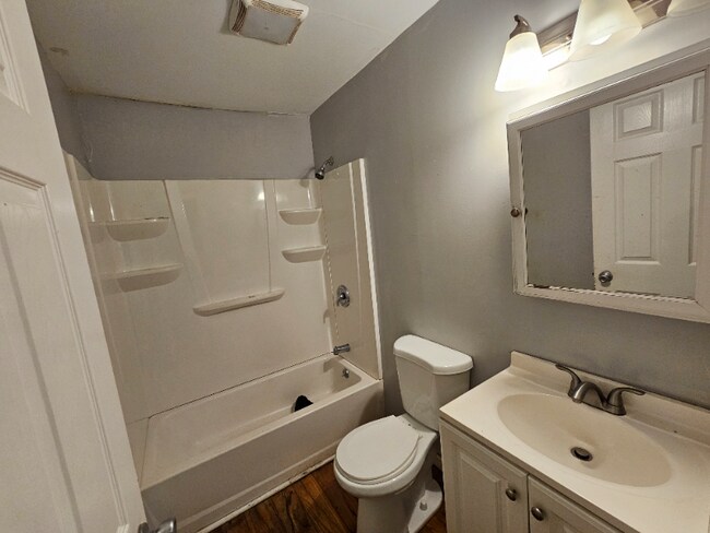 Building Photo - 782 Hallett St