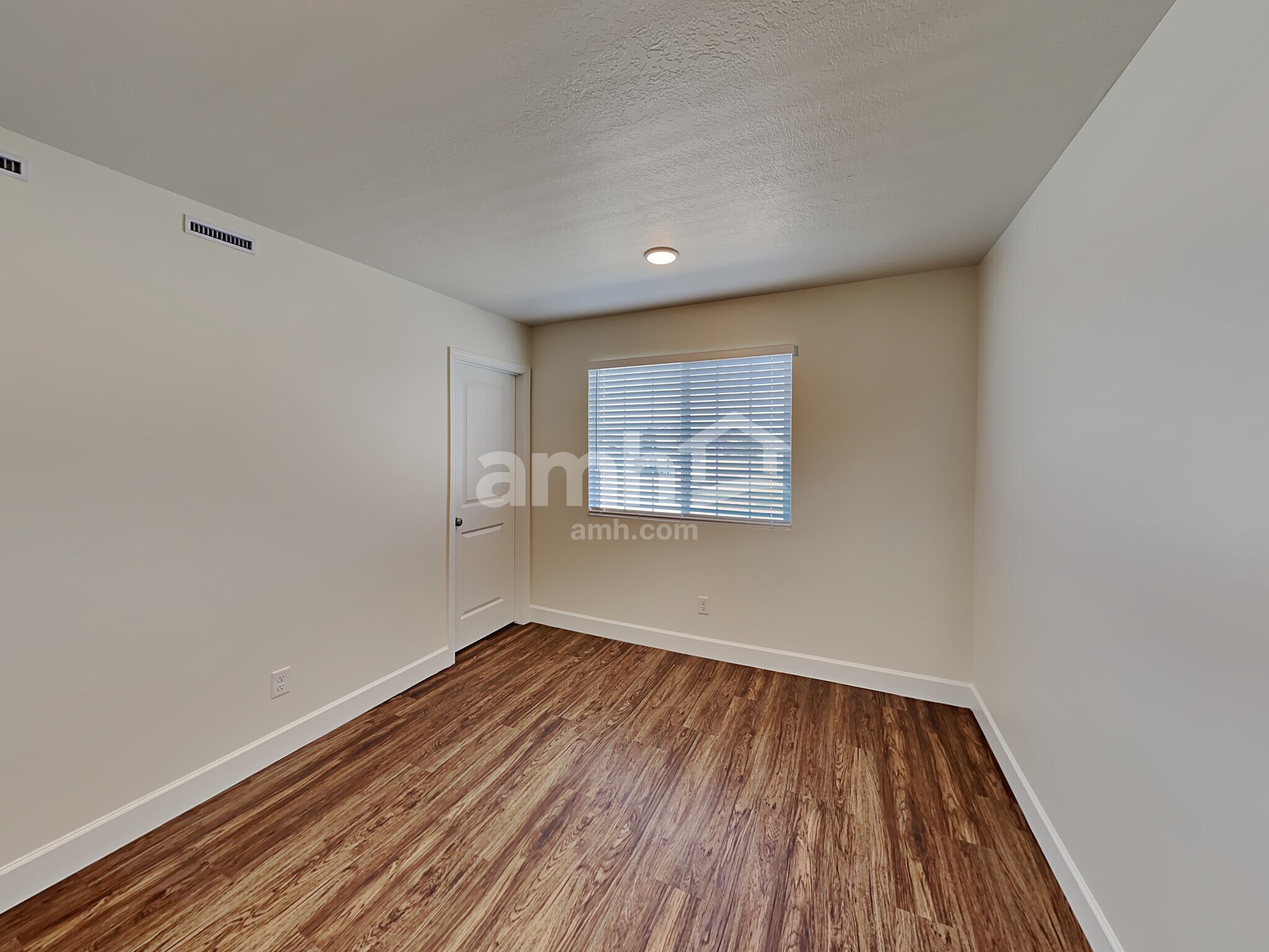 Building Photo - 3351 S 2580 W