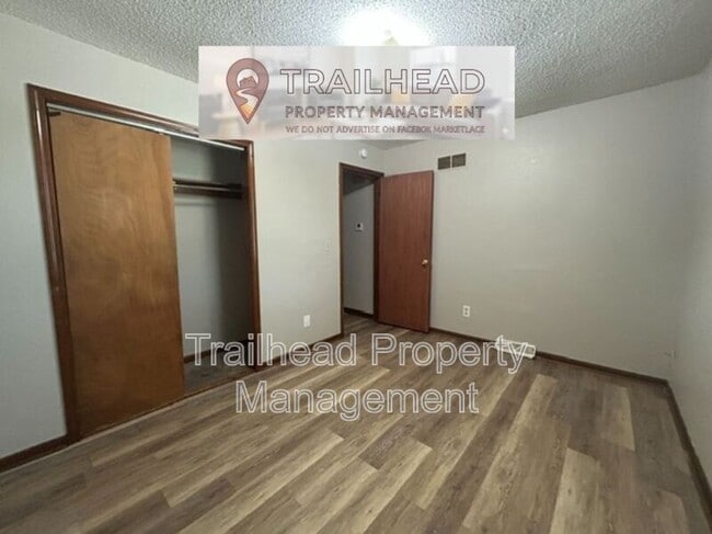 Building Photo - 7808 E 130th Ct