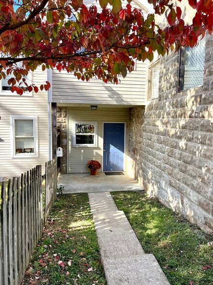 Building Photo - 1104 W 38th St