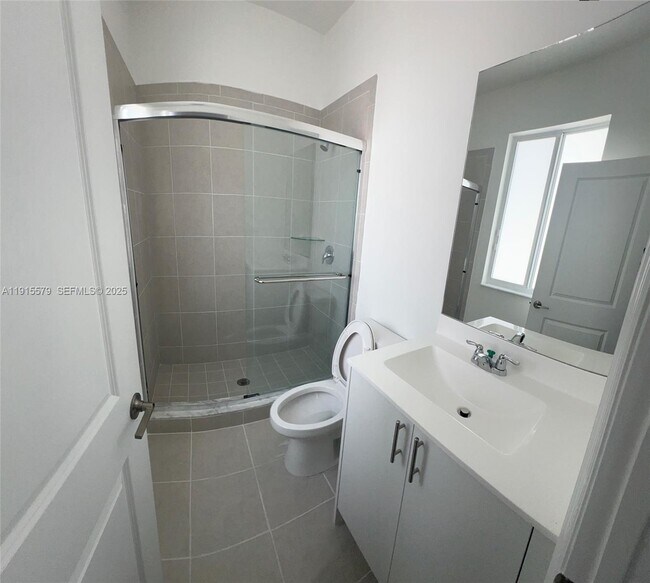 Building Photo - 1455 SE 6th Ter