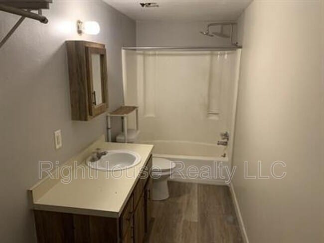 Building Photo - 420 Euclid Ave