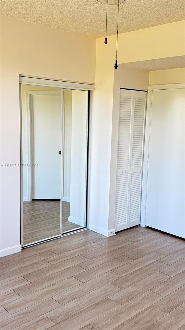 Building Photo - 16727 Hemingway Dr