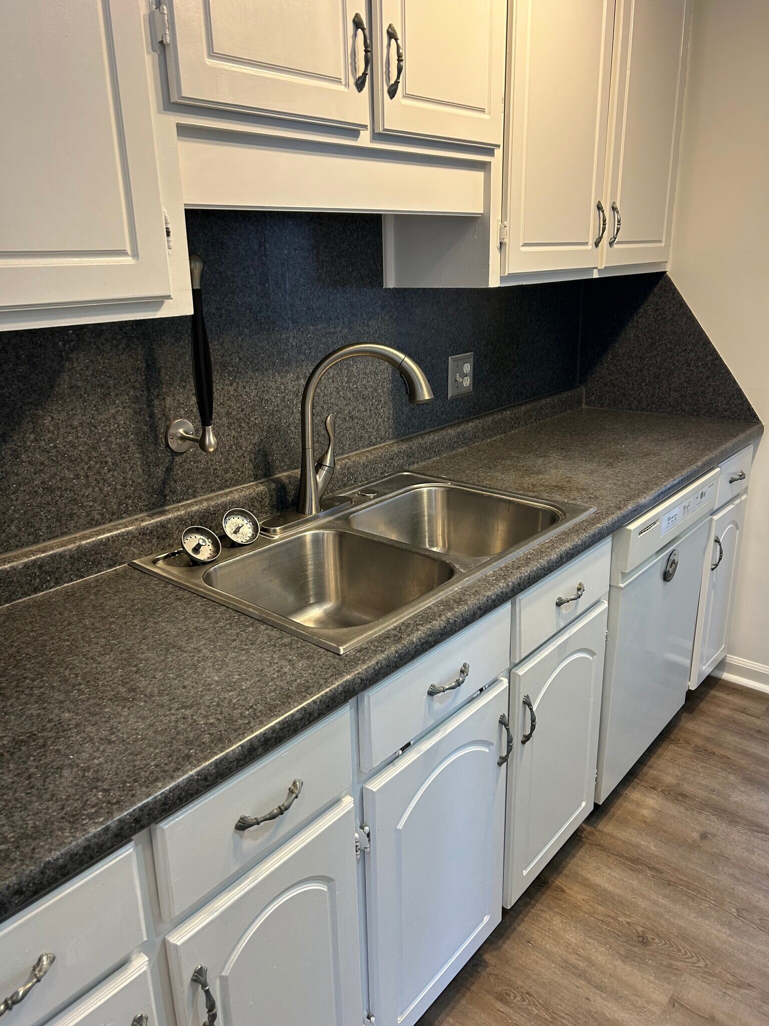 Building Photo - 308 Rose Dr