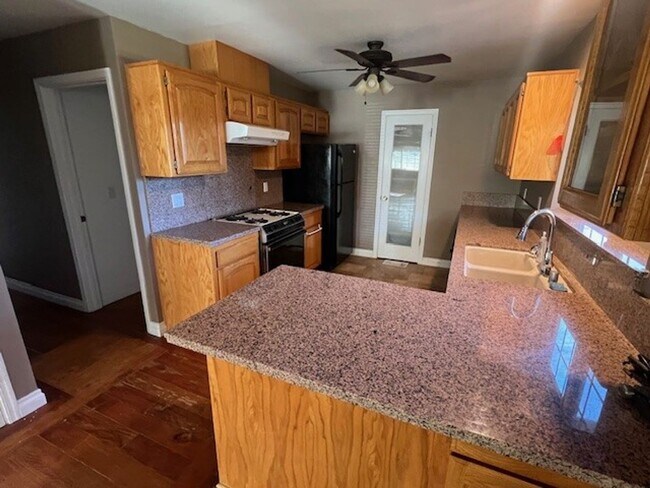 Building Photo - Charming Frazier Park Home Filled With Natural Light