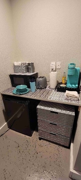 Building Photo - 15529 E 47th Ave