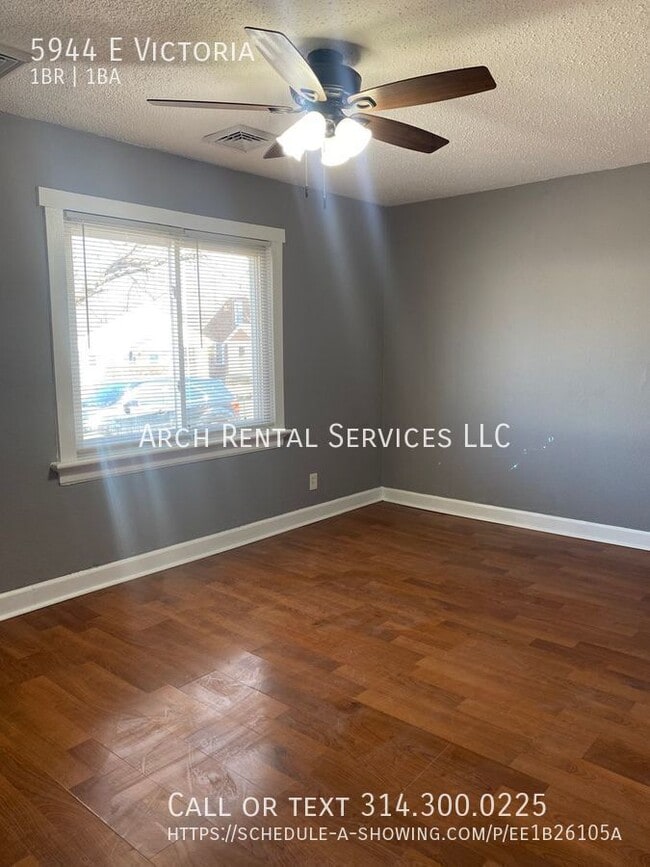 Building Photo - 5944 E Victoria-