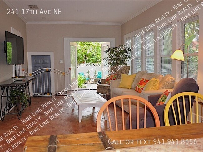 Building Photo - 241 17th Ave NE