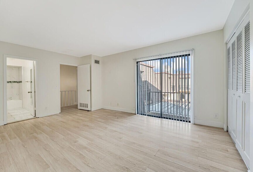 Building Photo - 4205 Turnberry Cir