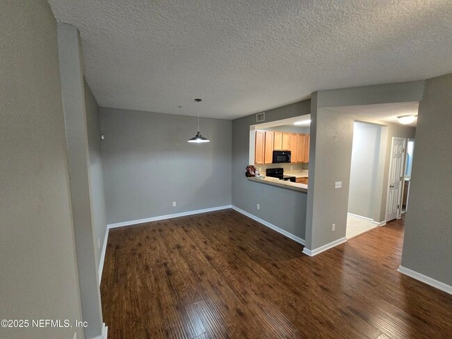 Building Photo - 575 Oakleaf Plantation Pkwy