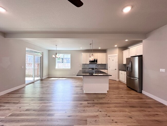 Building Photo - Beautiful Home in Desirable Monterey Estates – Happy Valley