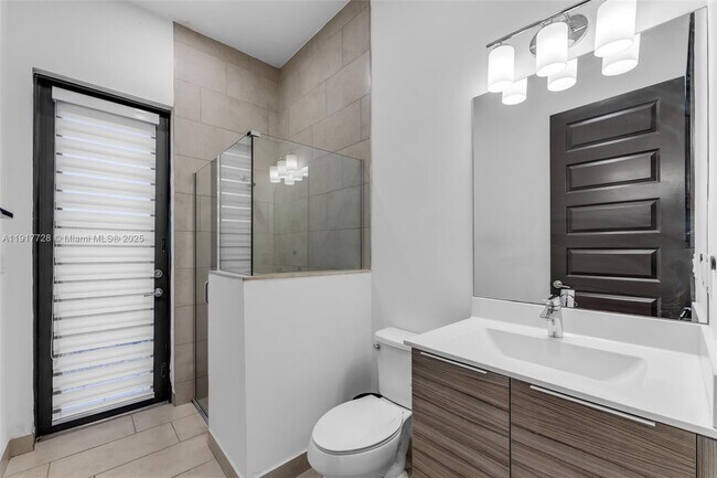 Building Photo - 16175 SW 136th Terrace