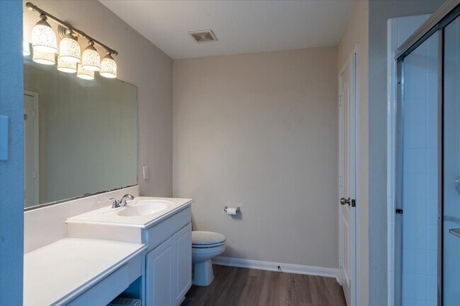 Building Photo - 15907 Kings Cypress Ln