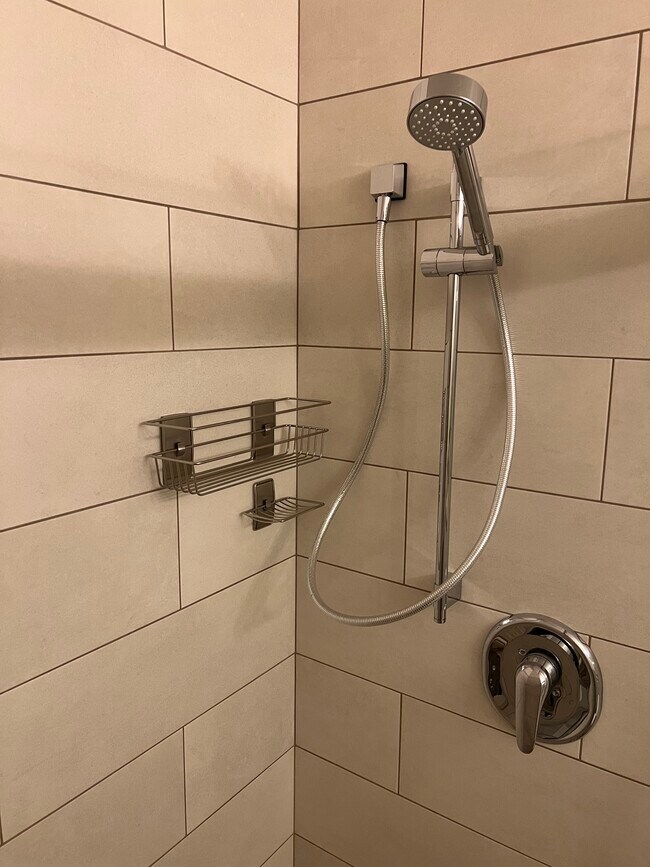 Building Photo - 2742 Oak Rd