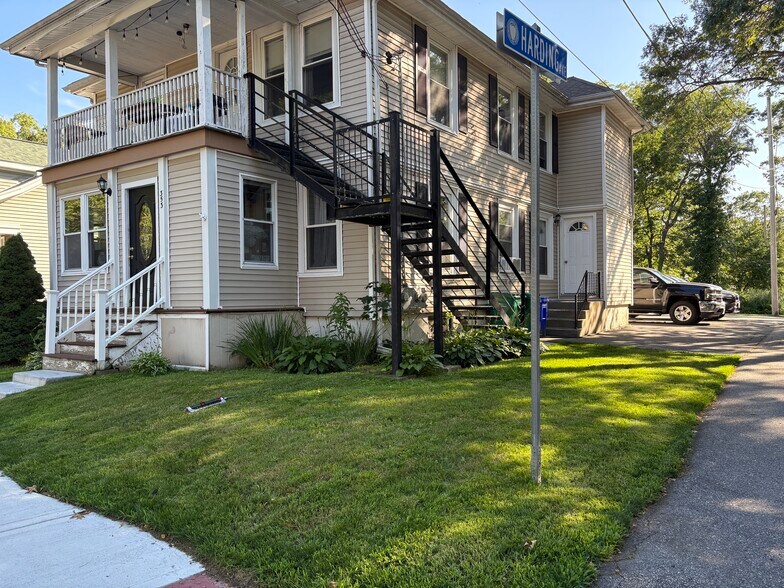 Building Photo - 353 Robinson Ave