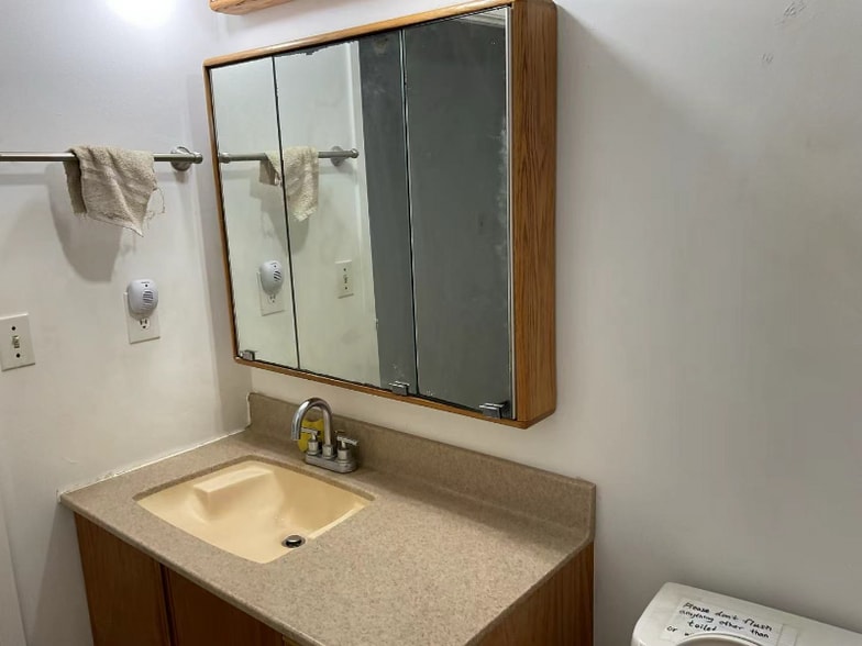 Building Photo - 95-174-174 Kahela St