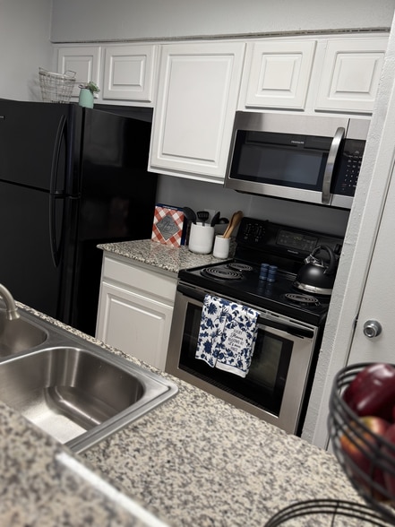 Building Photo - Suncrest