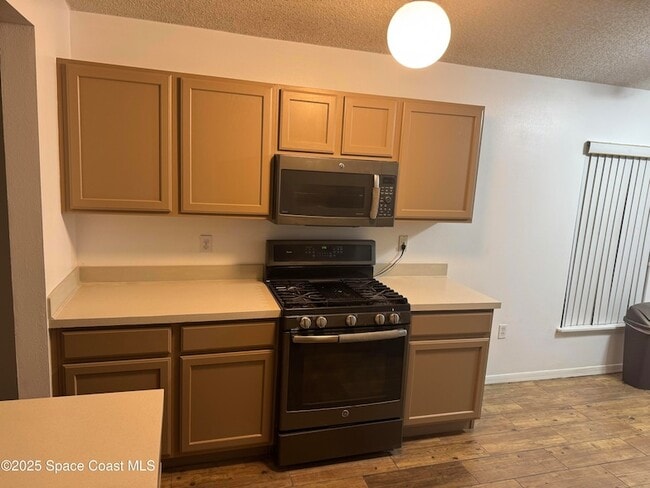 Building Photo - 1179 White Oak Cir