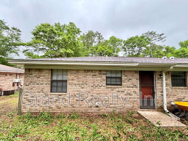 Building Photo - 6457 Maddox Rd