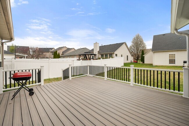 Building Photo - Gorgeous 3-bedroom, 2-bathroom ranch-style home