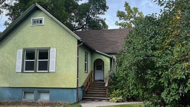 Primary Photo - 515 W Harrison St