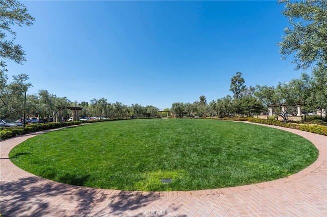 Building Photo - 64 Emerald Clover