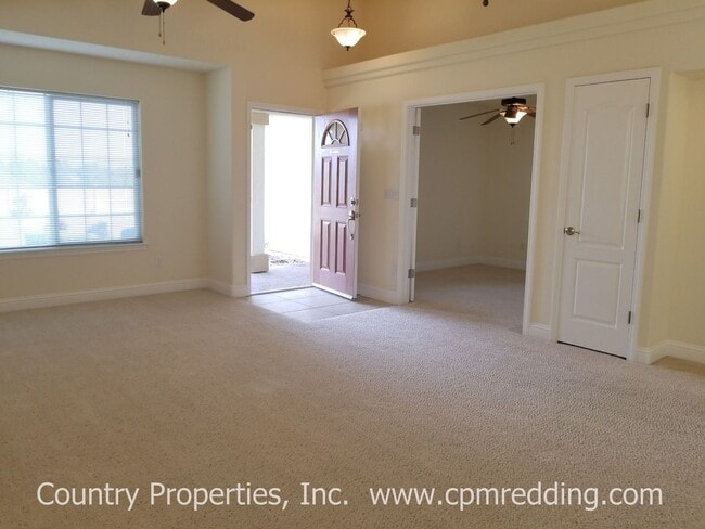 Building Photo - Spacious 3-Bedroom Plus Office Home in Riv...