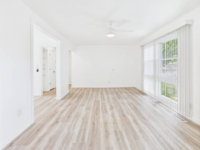 Building Photo - Cozy 2 Bedroom 1 Bathroom Ranch style Home...