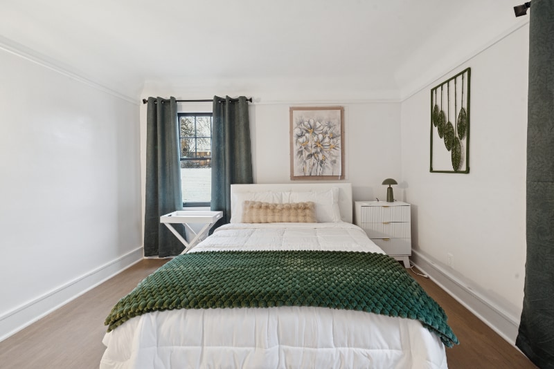 Building Photo - 1937 Foster Ave