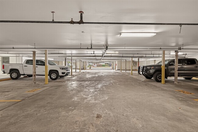 Building Photo - 1342 Rutland St