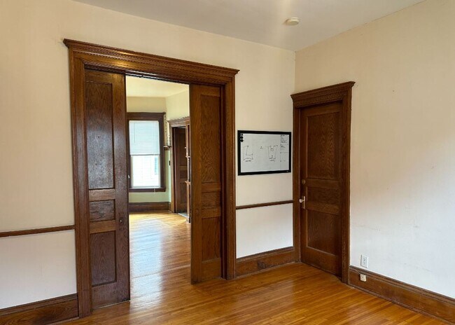 Building Photo - 2440-2442 Chicago Ave