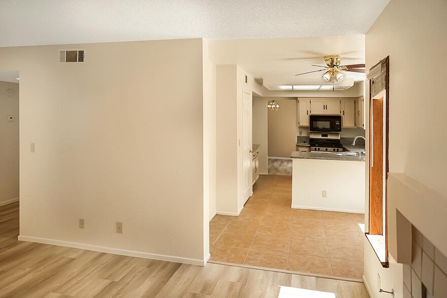 Building Photo - 1512 Siberian Ct